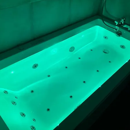 6 Personnes - Lit King Size - Balneo - Wifi * Le Puy-en-Velay