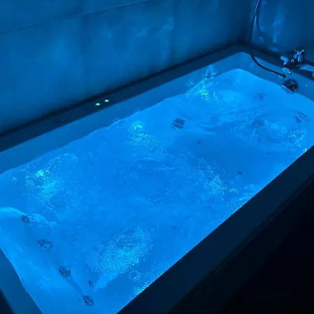 6 Personnes - Lit King Size - Balneo - Wifi Apartamento